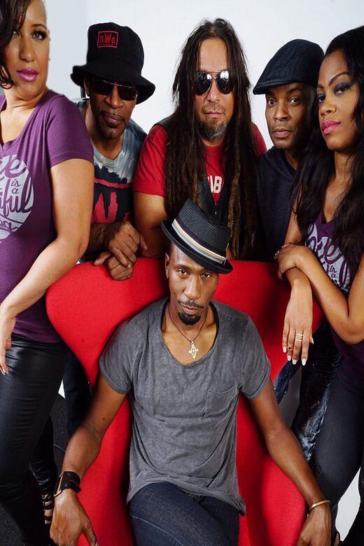 Leon & The Peoples