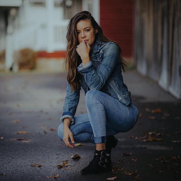 Writers Night with Special Guest Emily Earle (SOLD OUT)