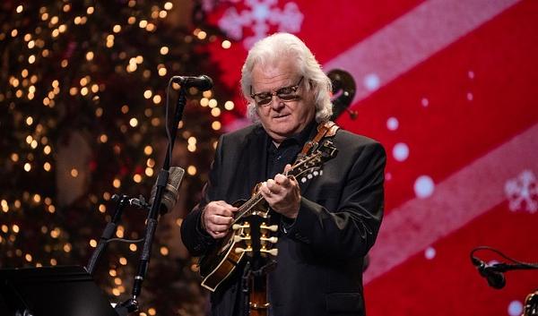 RICKY SKAGGS AND KENTUCKY THUNDER CHRISTMAS