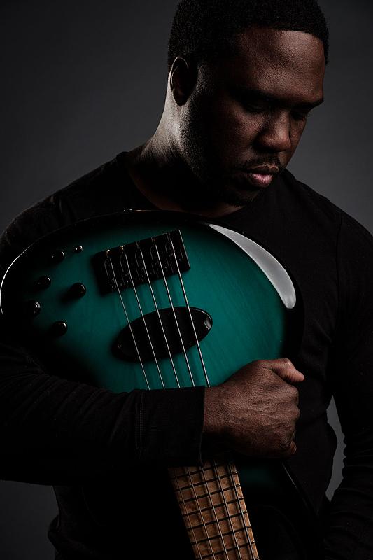 DERRICK HODGE