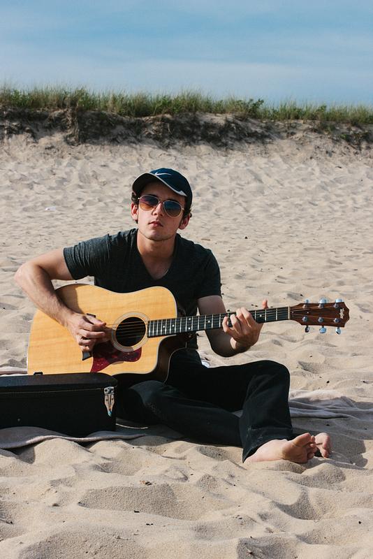 Sunday Happy hour show with Asher Ben-Or!