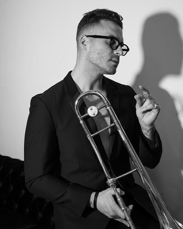 JAZZ/R&B with Richie Nuzz & His Band