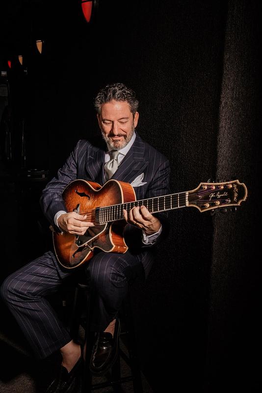 John Pizzarelli Trio at Café Carlyle